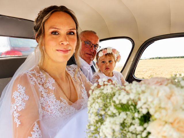 Le mariage de Nicolas et Sophie à Fougeré, Vendée 24