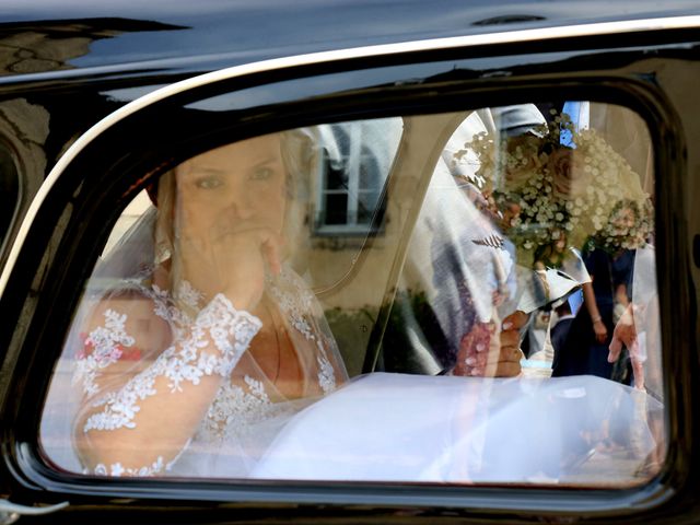 Le mariage de Nicolas et Sophie à Fougeré, Vendée 56