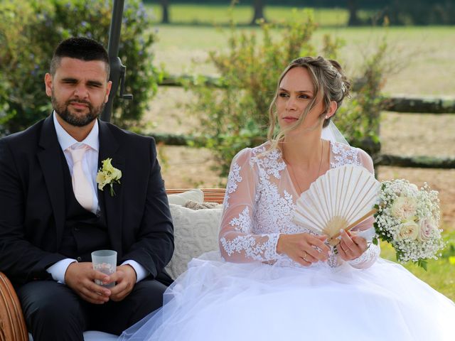 Le mariage de Nicolas et Sophie à Fougeré, Vendée 58