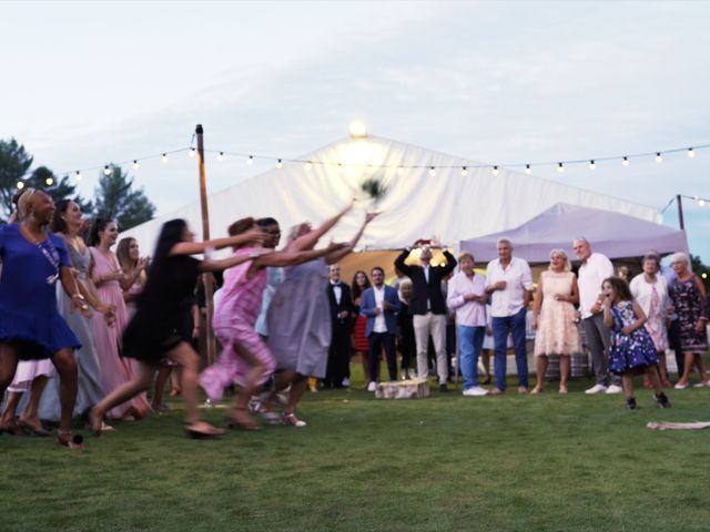 Le mariage de Robin et Julia à Le Revest-les-Eaux, Var 10