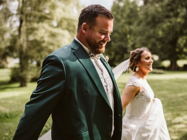 Le mariage de Edouard et Fiona à Longny les Villages, Orne 1