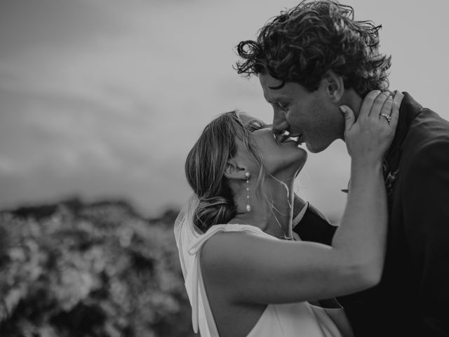 Le mariage de Charles et Mathilde à Rochefort-du-Gard, Gard 1