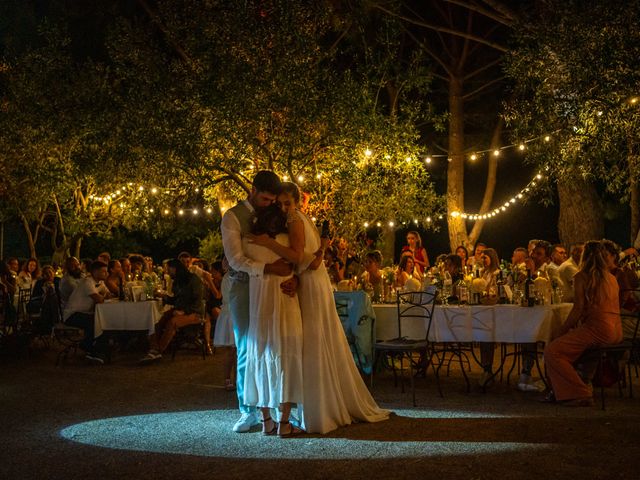 Le mariage de Geoffrey et Anaïs à Entrechaux, Vaucluse 5