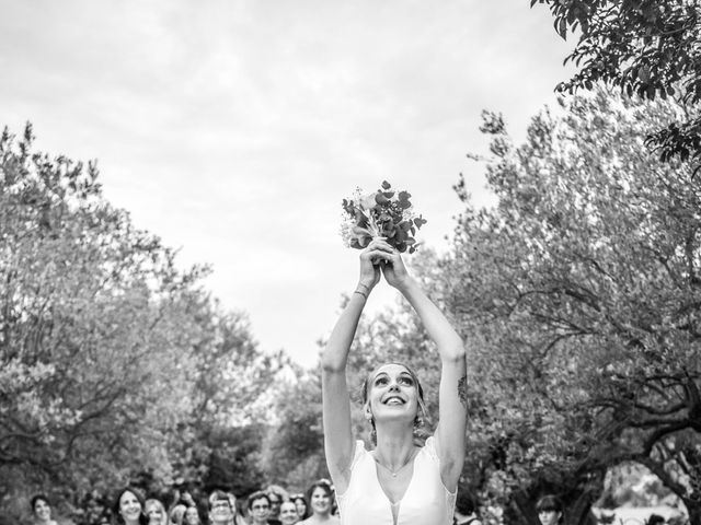 Le mariage de Geoffrey et Anaïs à Entrechaux, Vaucluse 6
