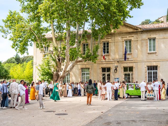 Le mariage de Geoffrey et Anaïs à Entrechaux, Vaucluse 16