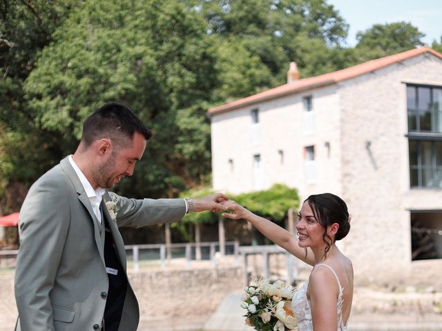 Le mariage de Corentin et Alexandra à Saint-Aubin-des-Ormeaux, Vendée 9