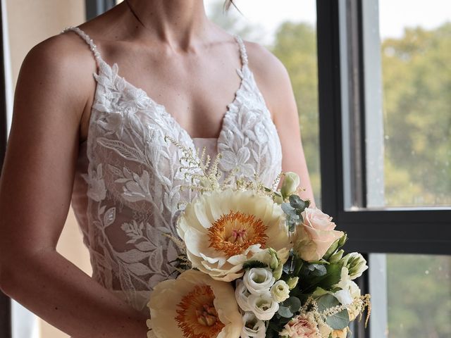 Le mariage de Corentin et Alexandra à Saint-Aubin-des-Ormeaux, Vendée 16