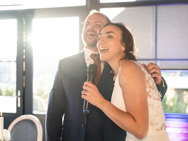 Le mariage de Martin et Marie à Lieu-Saint-Amand, Nord 56