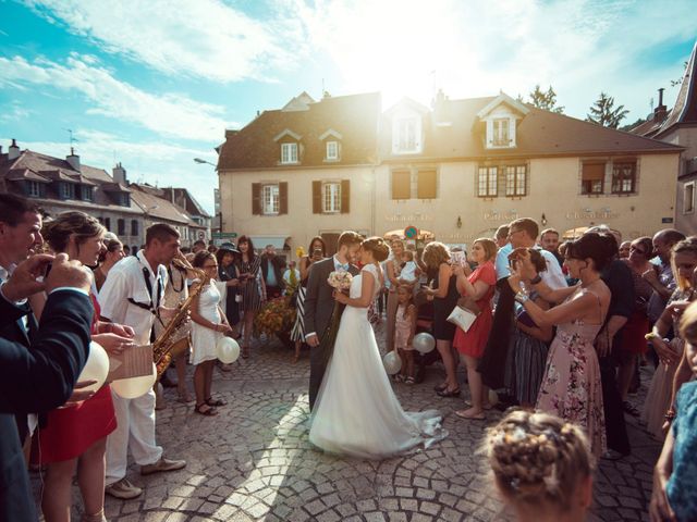 Le mariage de Romain et Juliette à Baume-les-Dames, Doubs 1