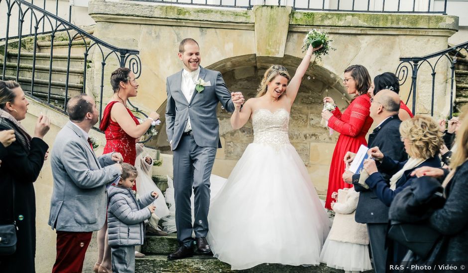 Le mariage de Adrien et Sophie à Carrières-sur-Seine, Yvelines