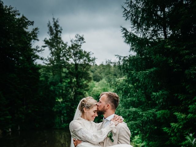 Le mariage de Kristoffer et Amalie à Bersac-sur-Rivalier, Haute-Vienne 48