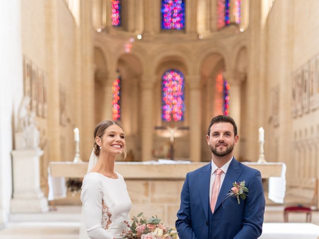 Le mariage de Paul et Mégane à Sainte-Croix-Grand-Tonne, Calvados 35