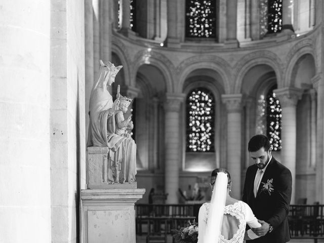 Le mariage de Paul et Mégane à Sainte-Croix-Grand-Tonne, Calvados 37