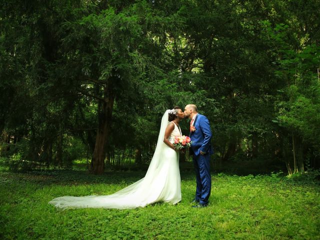 Le mariage de Massira  et Nicolas à Santeny, Val-de-Marne 2