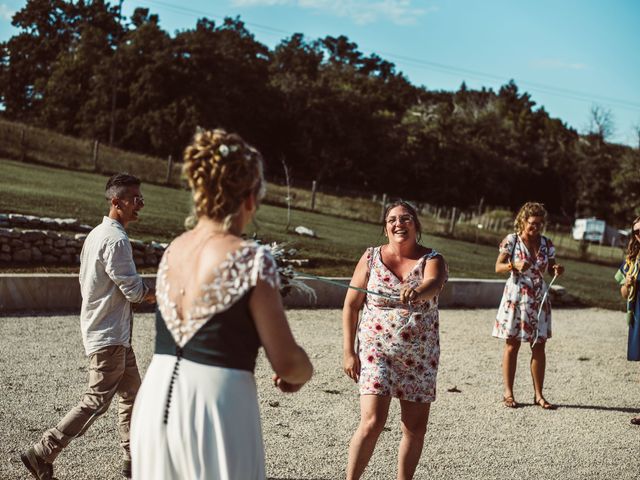 Le mariage de Julien et Adeline à Saint-Front-de-Pradoux, Dordogne 106