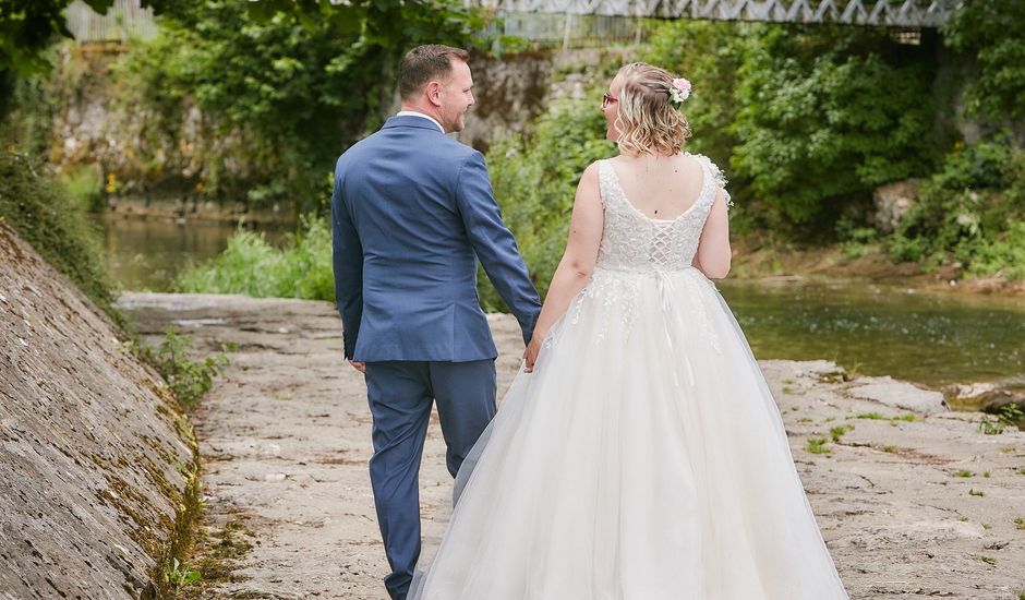 Le mariage de Florent et Marine à Arc-sous-Cicon, Doubs