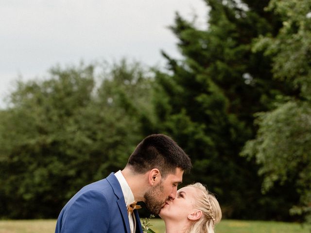 Le mariage de Alec et Mathilde  à Saint-Clar-de-Rivière, Haute-Garonne 3
