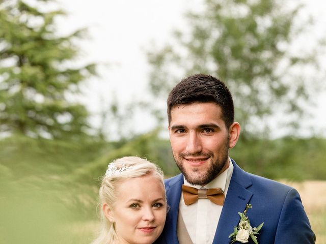 Le mariage de Alec et Mathilde  à Saint-Clar-de-Rivière, Haute-Garonne 5