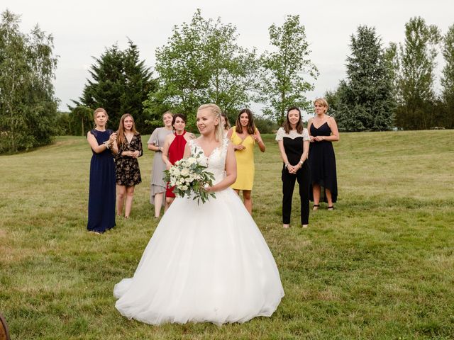 Le mariage de Alec et Mathilde  à Saint-Clar-de-Rivière, Haute-Garonne 13