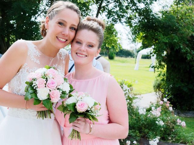 Le mariage de Julien et Johanna à Douvres-la-Délivrande, Calvados 22