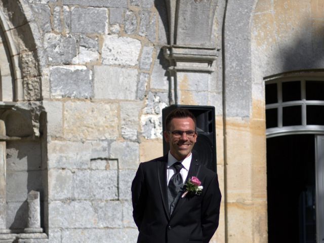 Le mariage de Arnaud et Béatrice à Pont-de-l'Arche, Eure 2