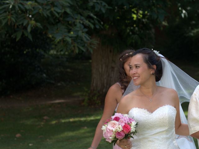 Le mariage de Arnaud et Béatrice à Pont-de-l&apos;Arche, Eure 3