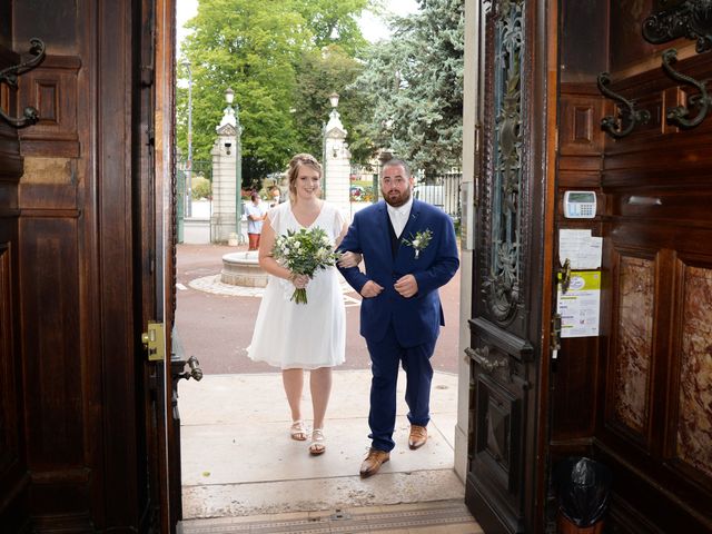 Le mariage de Pierre-Yves et Manon à Saint-Genis-Laval, Rhône 2