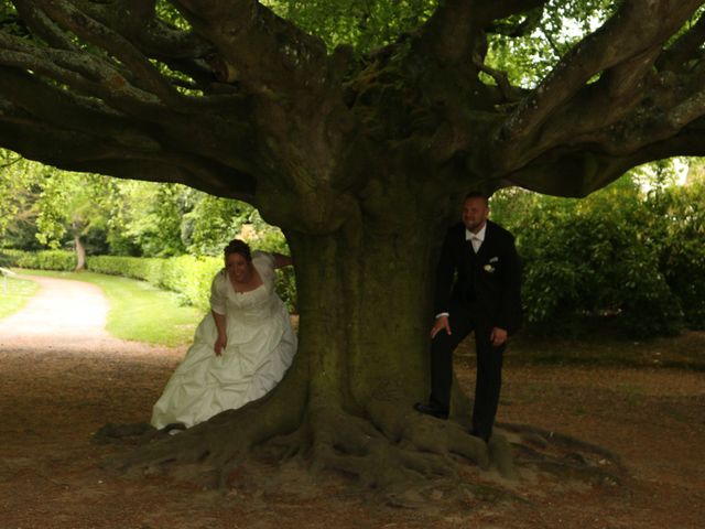 Le mariage de Gregory et Elodie à Bayeux, Calvados 10