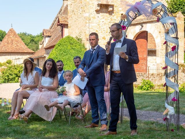 Le mariage de Julien et Anne-Sophie à Vallon-en-Sully, Allier 15