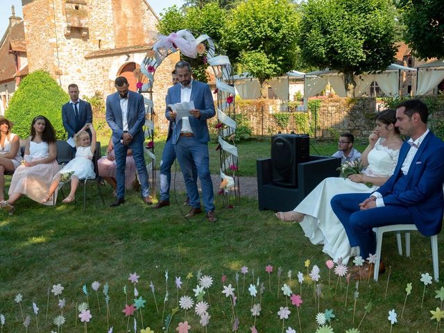 Le mariage de Julien et Anne-Sophie à Vallon-en-Sully, Allier 16