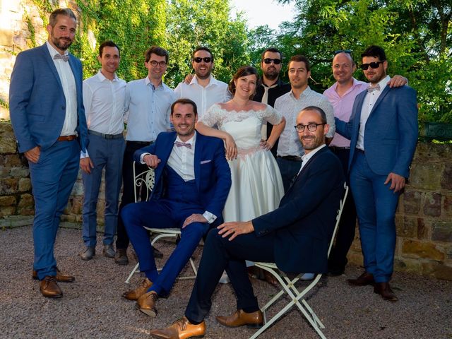 Le mariage de Julien et Anne-Sophie à Vallon-en-Sully, Allier 24