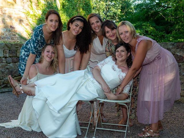 Le mariage de Julien et Anne-Sophie à Vallon-en-Sully, Allier 25