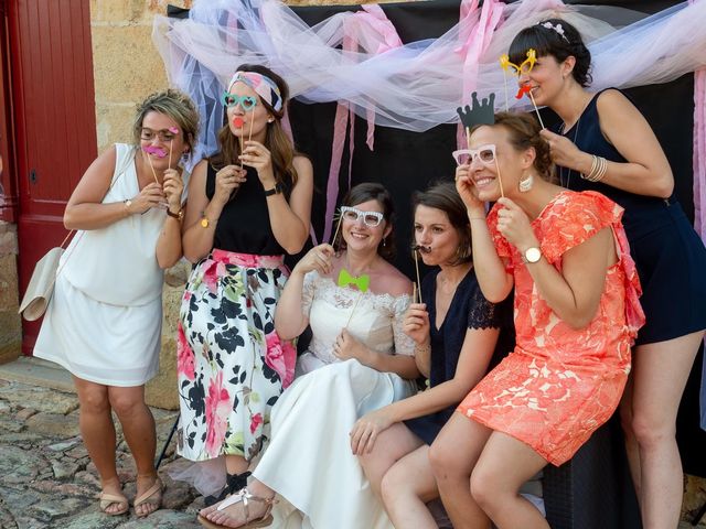 Le mariage de Julien et Anne-Sophie à Vallon-en-Sully, Allier 27