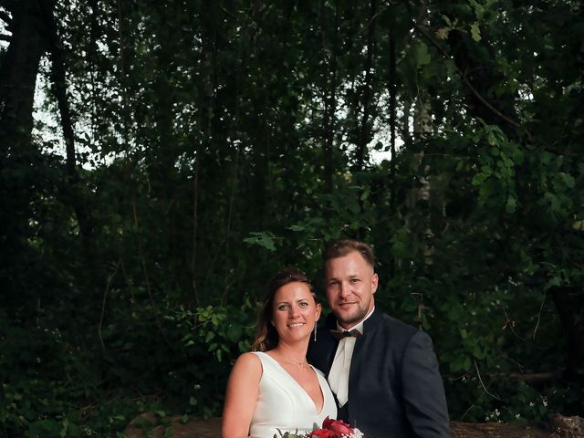 Le mariage de Romain et Élodie à Orvillers-Sorel, Oise 56