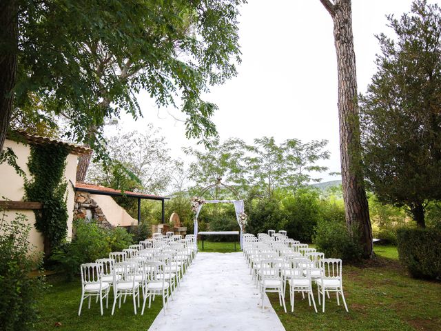 Le mariage de Rangeo et Victoria à Nans-les-Pins, Var 15