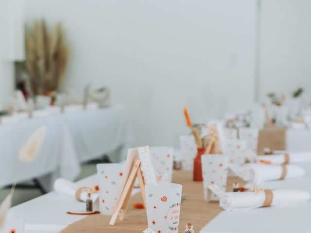 Le mariage de April et Claire à Giroussens, Tarn 13