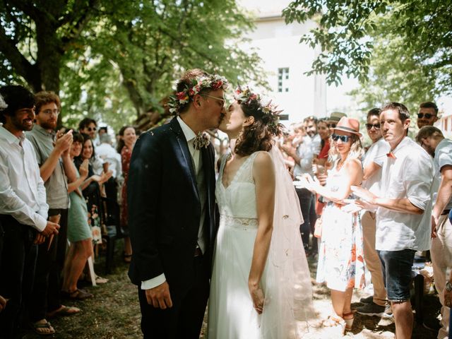 Le mariage de Maximilien et Noémie à Roybon, Isère 32