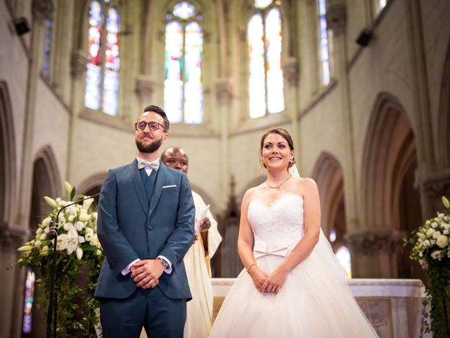 Le mariage de Thomas et Virginie à Longué-Jumelles, Maine et Loire 21