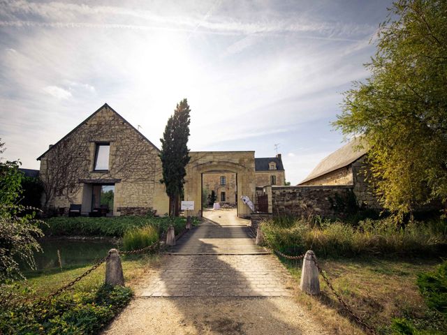 Le mariage de Thomas et Virginie à Longué-Jumelles, Maine et Loire 30