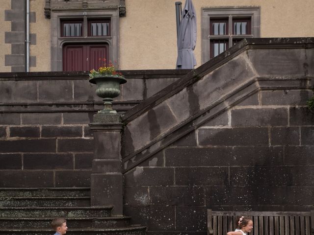 Le mariage de Nicolas et Barbara à Miremont , Puy-de-Dôme 41