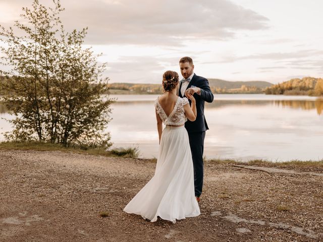 Le mariage de Clément et Pauline à Lac-des-Rouges-Truites, Jura 26