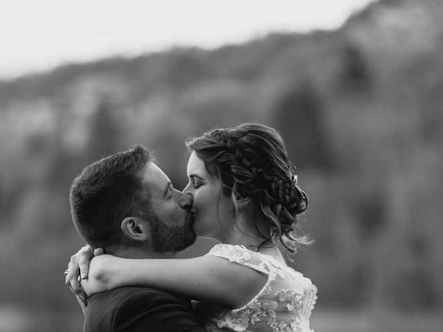 Le mariage de Clément et Pauline à Lac-des-Rouges-Truites, Jura 37