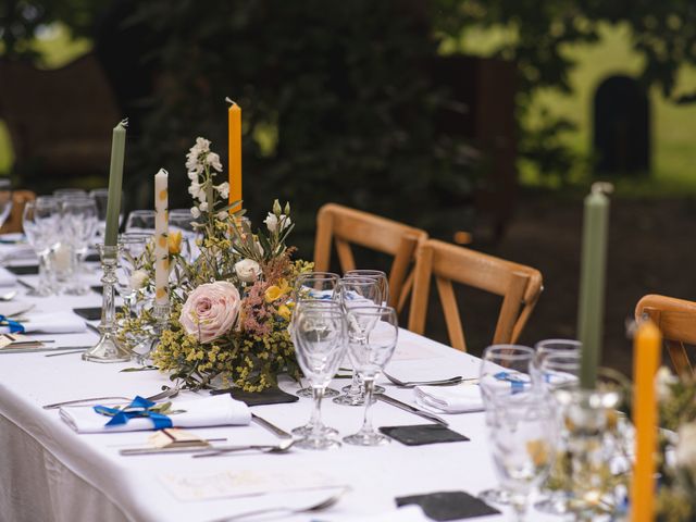 Le mariage de Victor et Alice à Saint-Laurent-des-Arbres, Gard 33