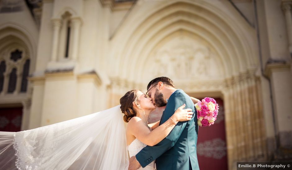 Le mariage de Thomas et Virginie à Longué-Jumelles, Maine et Loire