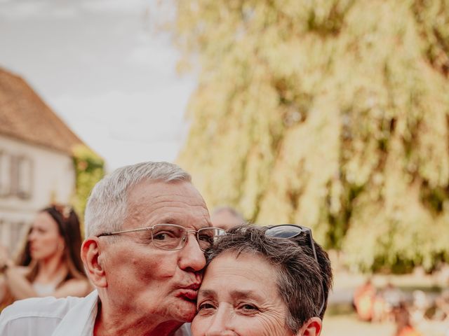 Le mariage de Thomas et Lison à Mondreville, Yvelines 10