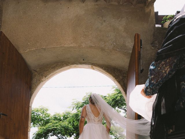 Le mariage de Barbara et Corentin à Vesseaux, Ardèche 3