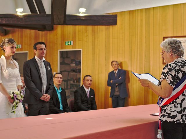 Le mariage de Bastien et Caroline à Sury-le-Comtal, Loire 4