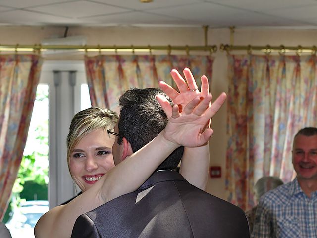 Le mariage de Bastien et Caroline à Sury-le-Comtal, Loire 25