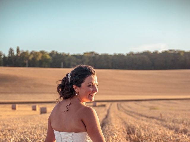 Le mariage de Victor et Elodie à Saint-Omer-en-Chaussée, Oise 24