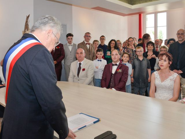 Le mariage de Jérémie et Aurélie à Méreau, Cher 24